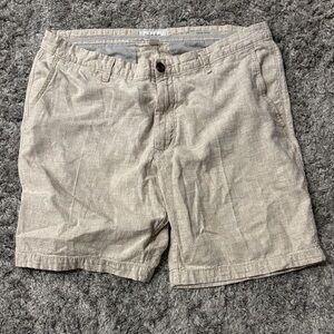 Men's Flat-Front Casual Shorts in Light Beige